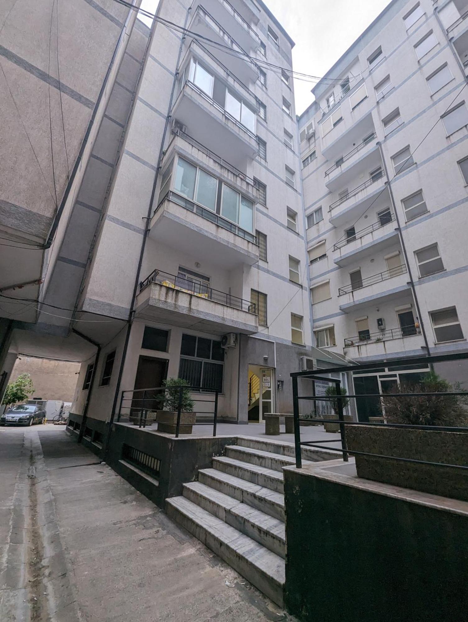 Arbi'S Apartment Shkoder Bagian luar foto